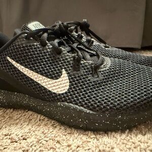 Nike FLEX TR7